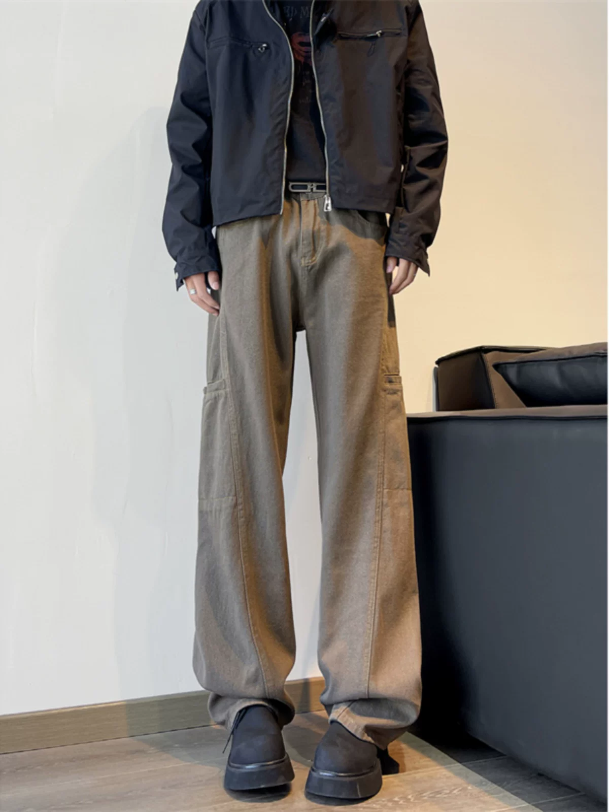 Quần jean nam chất liệu denim mềm mại, kiểu dáng cleanfit, phong cách retro Mỹ, ống loe, quần dài xu hướng thời trang, thoải mái khi mặc đi làm.