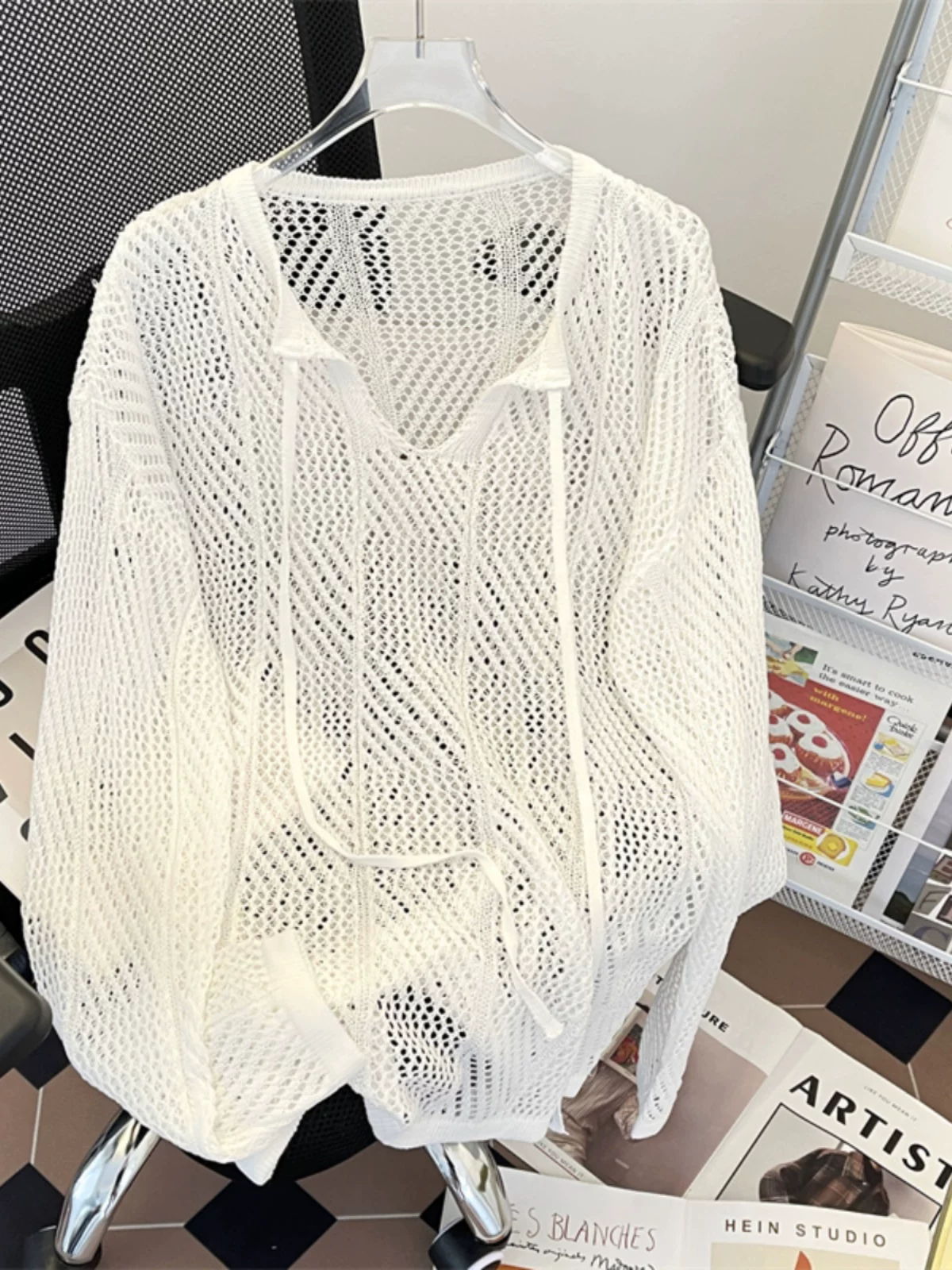 Áo len dệt kim cổ chữ V khoét lỗ độc đáo dành cho nam và nữ, phong cách lười biếng hợp thời trang, áo dài tay thiết kế rộng rãi cho mùa xuân và mùa thu.