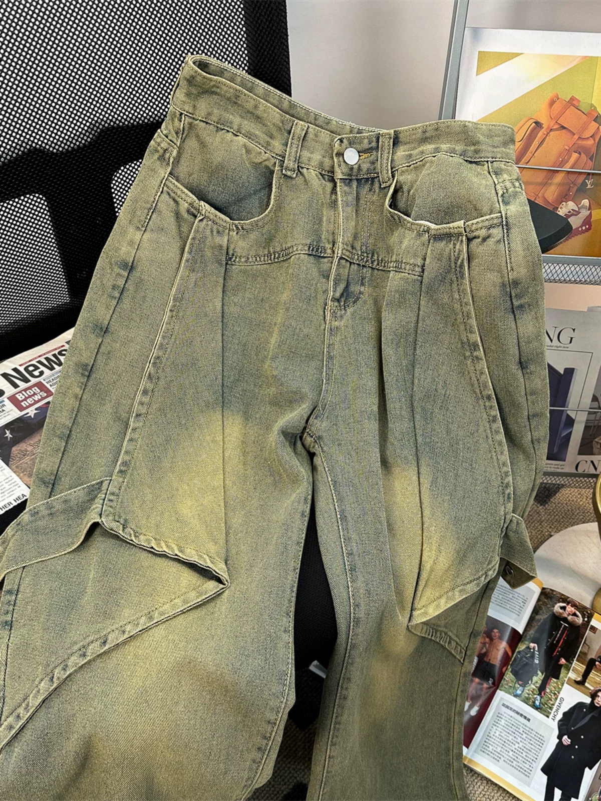 Quần jeans nam chất liệu dày dặn, thiết kế phá cách, xu hướng mới mùa thu 2024, quần dài chạm đất, kiểu dáng rộng thùng thình phong cách Mỹ, chất liệu washed.