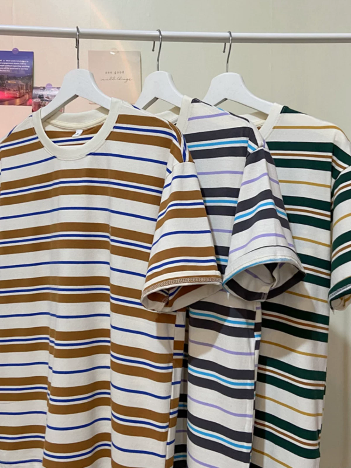 Áo thun nam tay ngắn thêu sọc, áo thun cotton nguyên chất mùa hè dáng rộng, áo thun phong cách đại học retro Mỹ thời thượng.