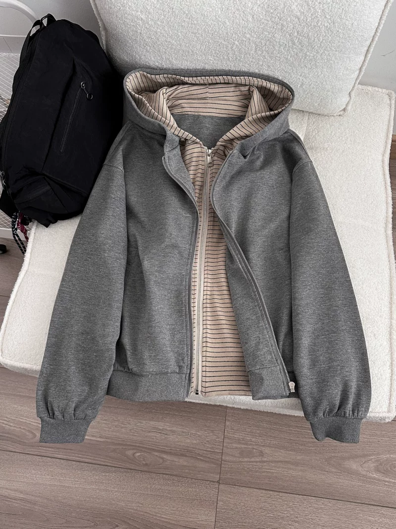 Áo khoác chắp vá giả hai mảnh phong cách Mỹ dành cho nam, áo nỉ có mũ trùm đầu có khóa kéo dáng rộng mùa xuân, áo khoác ngoài thiết kế đa năng của thương hiệu thời thượng.