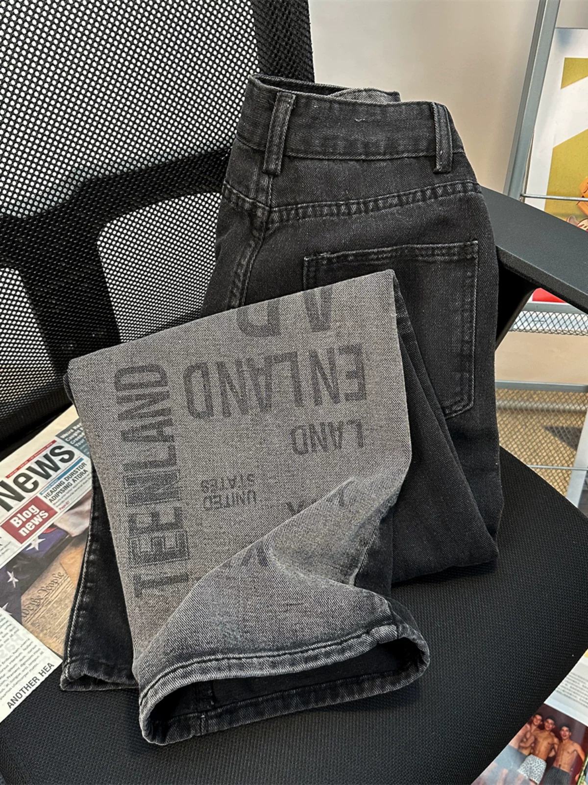 Quần jeans in chữ phối màu phong cách Mỹ, thương hiệu thời thượng, thiết kế kiểu ins, quần nam mùa xuân, dáng rộng, thoải mái, ống rộng