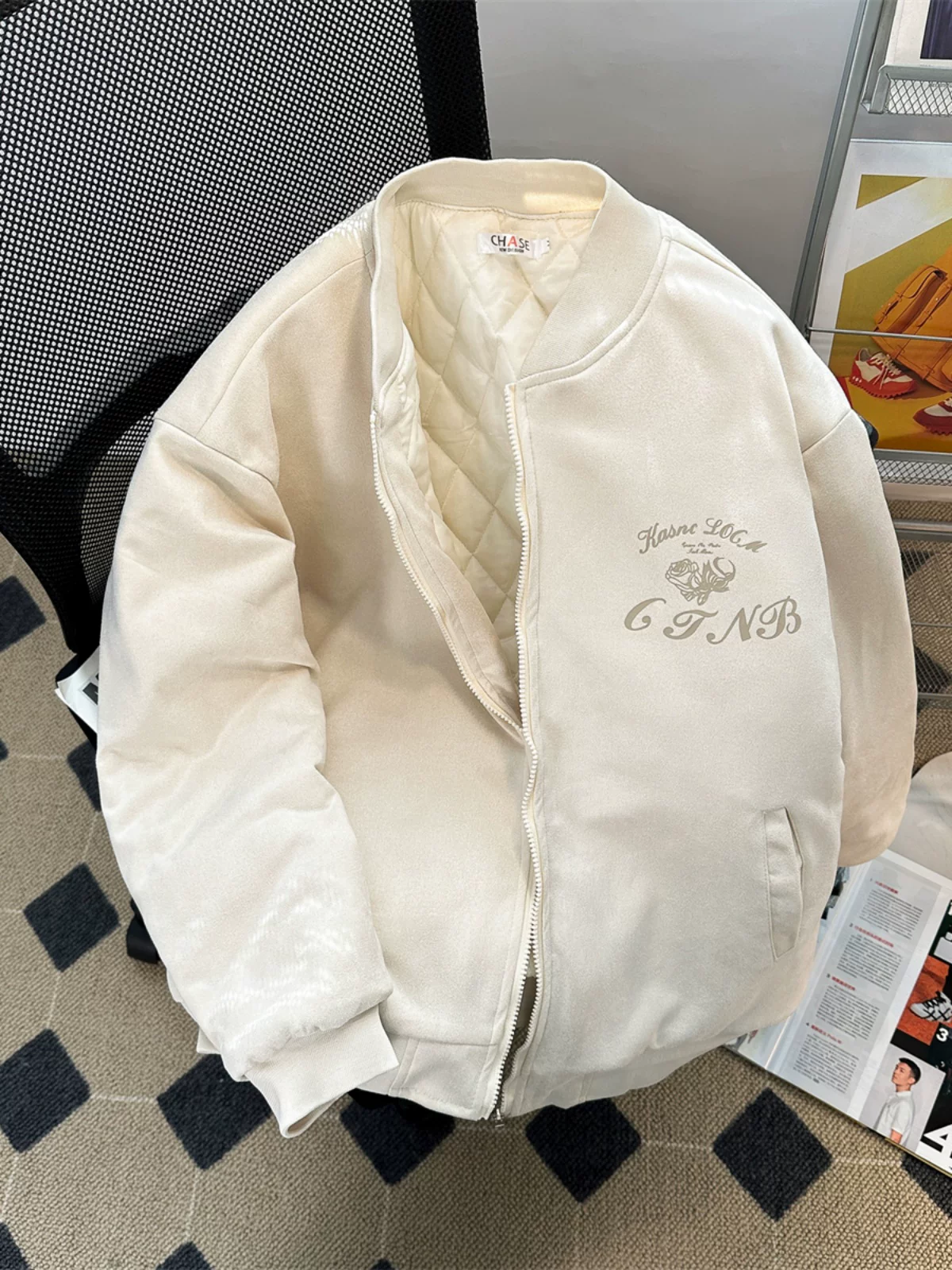 Áo khoác cotton da lộn kiểu Mỹ dành cho nam, thiết kế mùa đông, áo khoác bóng chày dày dặn, áo khoác cotton ấm áp thời trang dành cho cặp đôi.