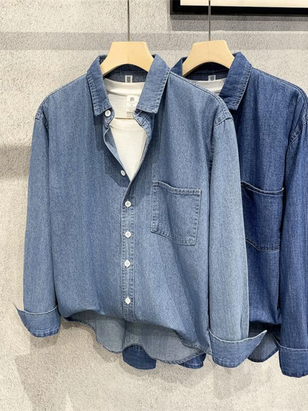 Áo sơ mi denim phong cách trưởng thành nhẹ nhàng dành cho nam, áo sơ mi dáng rộng giặt mềm tay dài hợp thời trang, áo khoác thường ngày đa năng cho mùa xuân và mùa thu.