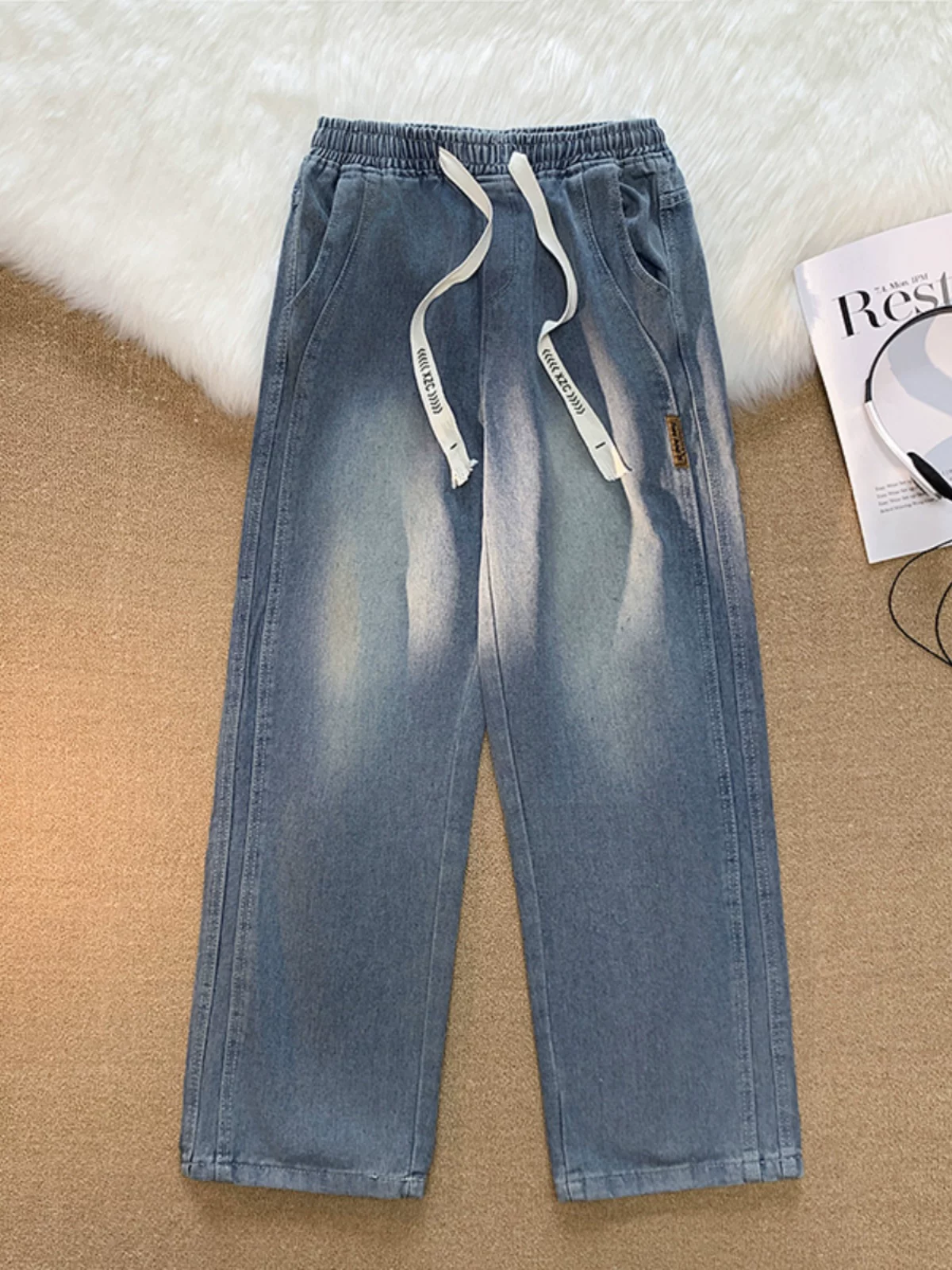 Quần jeans lưng thun chất liệu denim, kiểu dáng thời trang, phong cách trẻ trung dành cho nam giới, mùa xuân thu, kiểu Nhật, dáng rộng, ống thẳng, dài.