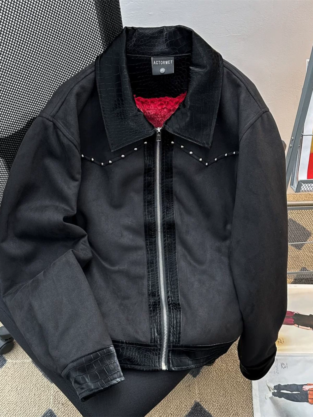 Áo khoác phi công kiểu Mỹ dành cho nam, áo khoác da PU dày dặn mùa xuân thu với thiết kế độc đáo và phối ghép, áo khoác da đôi.