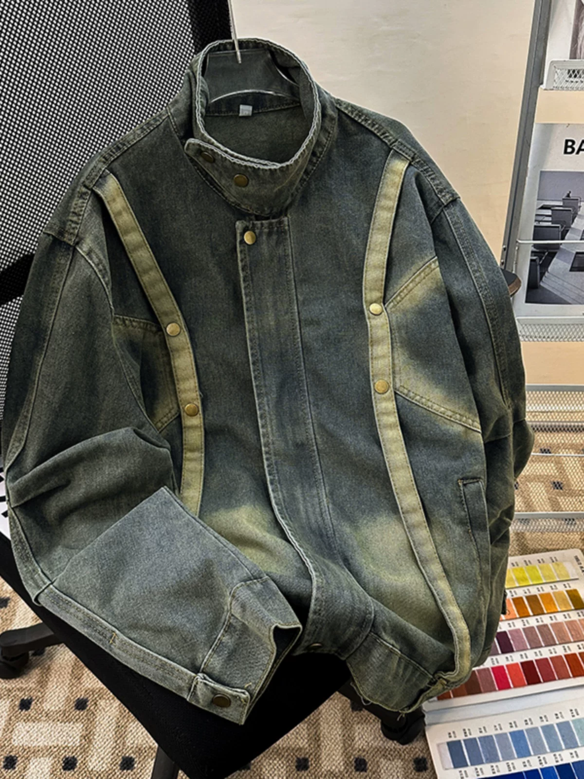 Áo khoác denim nam kiểu dáng phá cách, phong cách vintage Mỹ mùa xuân thu, áo khoác ngoài thương hiệu thời thượng, dáng rộng, cổ đứng.