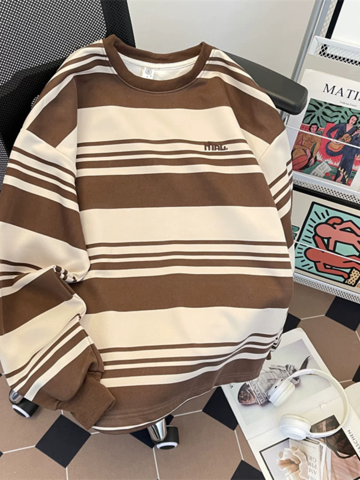 Áo nỉ sọc phối màu cổ điển Nhật Bản dành cho nam, áo kiểu vintage hợp thời trang mùa xuân thu, áo thun dài tay dáng rộng đa năng dành cho cặp đôi.