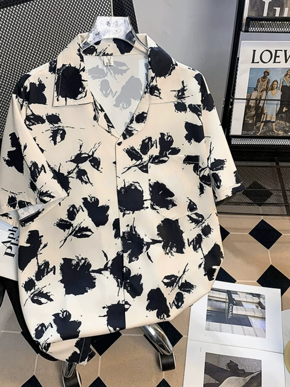 Áo sơ mi hoa phong cách Hồng Kông giản dị dành cho nam, áo sơ mi vải lụa mùa hè tay ngắn, áo đôi phong cách Mỹ thời thượng.