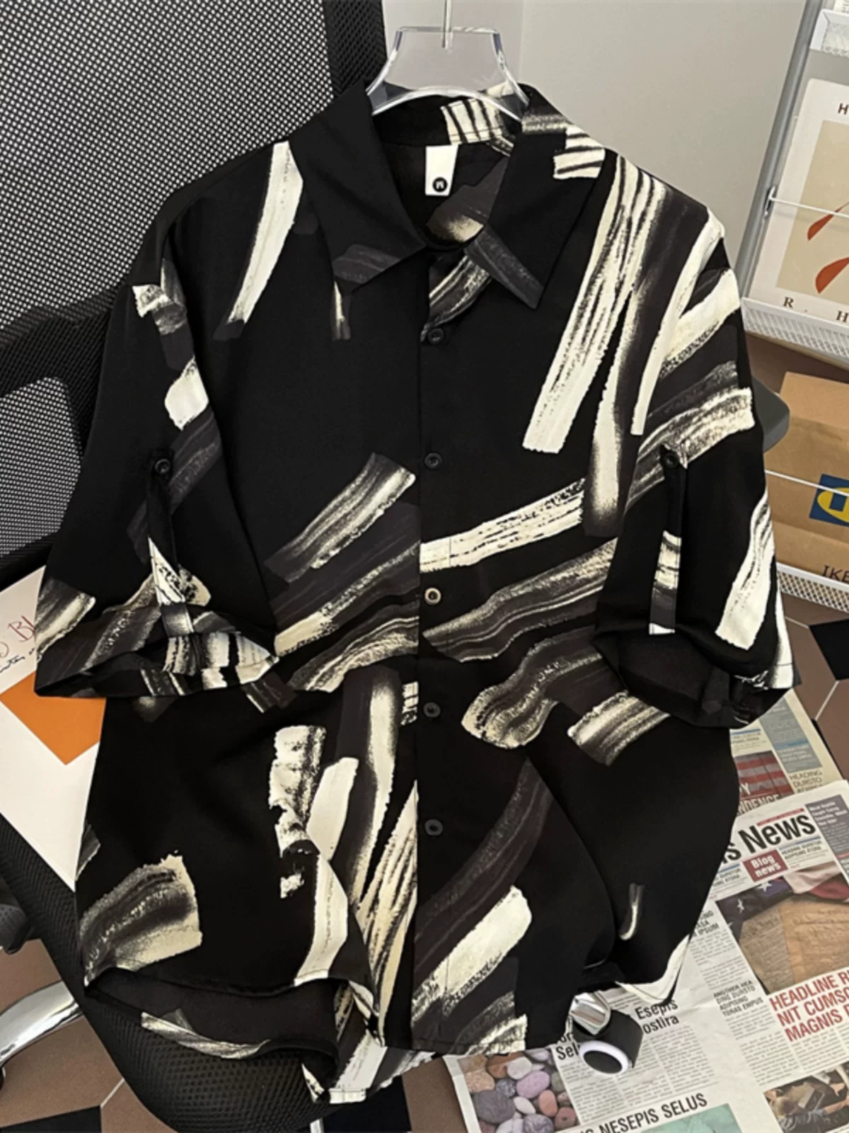 Áo sơ mi nhuộm tie-dye thiết kế dành cho nam, áo sơ mi mùa hè tay ngắn chất liệu lụa đá mát mẻ, kiểu dáng rộng rãi thời trang phong cách Hàn Quốc.