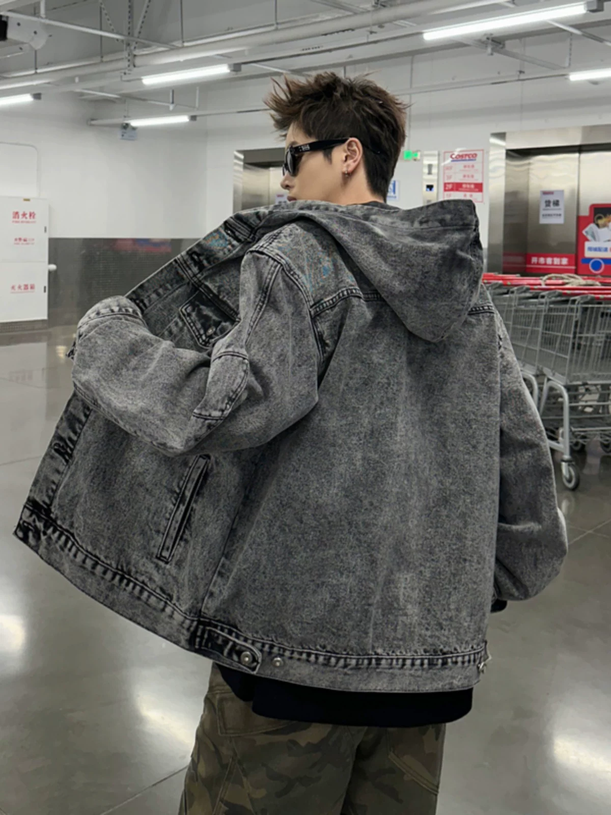 Áo khoác denim có mũ trùm đầu kiểu mới mùa xuân thu dành cho nam, dáng rộng, phong cách cổ điển, thương hiệu thời thượng, thiết kế kiểu Mỹ, áo khoác sành điệu và cá tính.