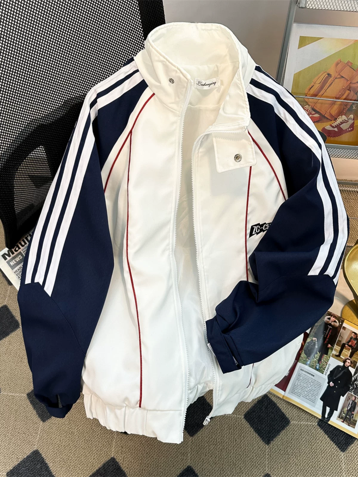 Áo khoác sọc phối màu cho nam, thương hiệu thời trang xuân thu, dáng rộng, cổ đứng, kiểu bóng chày, áo khoác cặp đôi phong cách retro Mỹ.