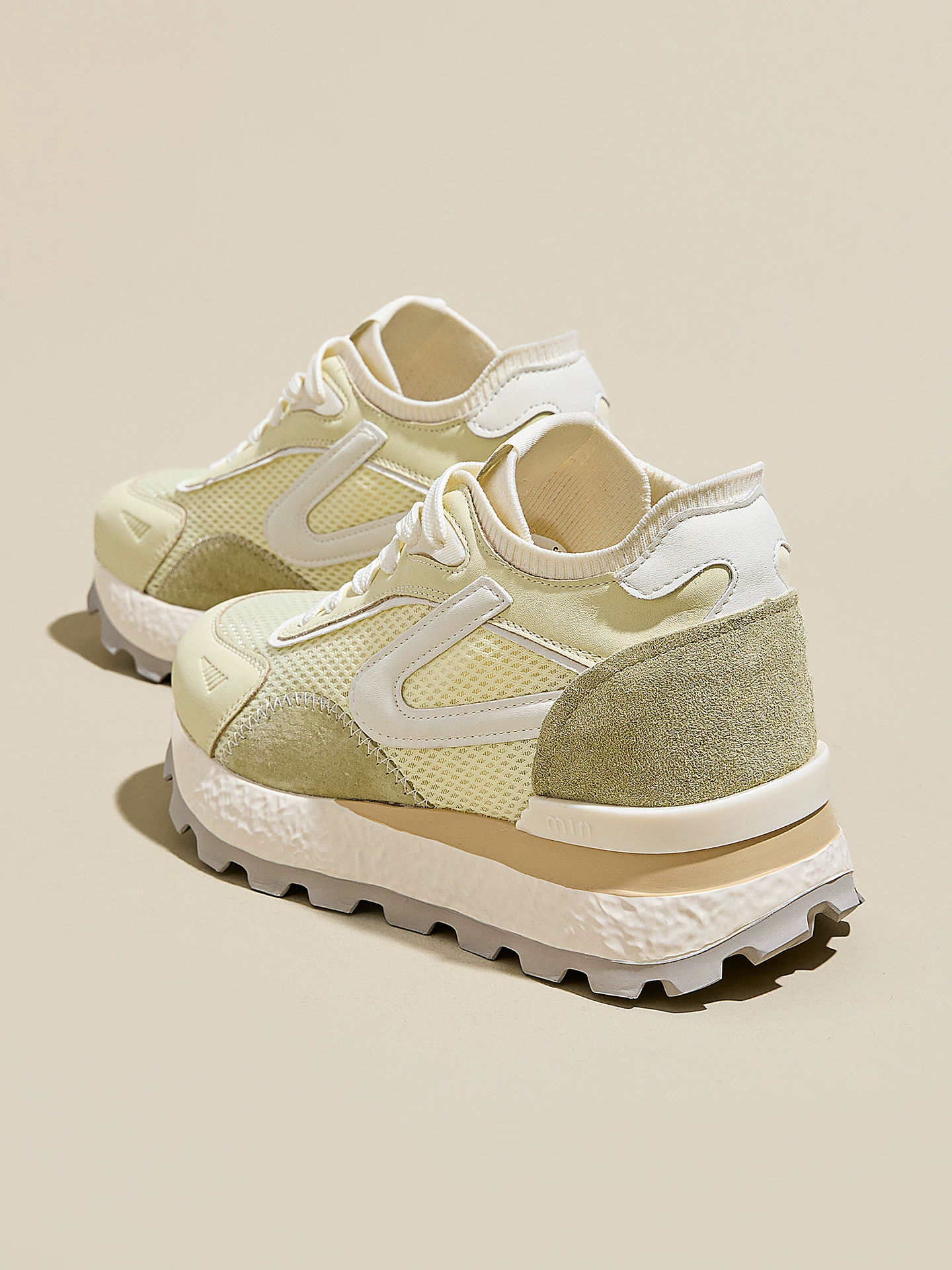 Giày tăng chiều cao 8cm cho nữ, giày Forrest Gump đế dày dành cho người thấp bé, mẫu mới hè 2026, giày thể thao lưới thoáng khí.