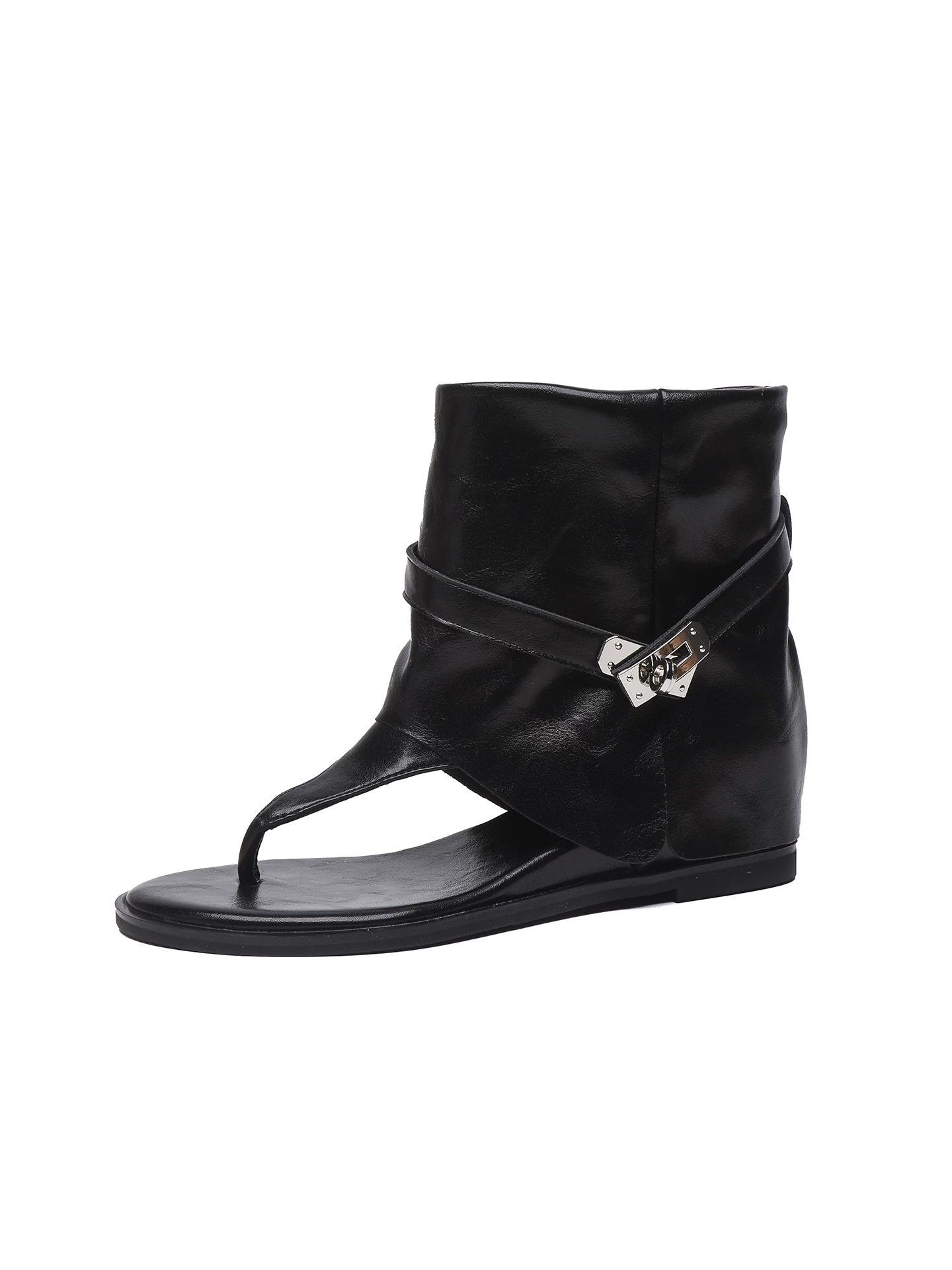 Giày sandal kiểu Wasteland có quai ngang ngón chân và gót wedge, mẫu mới mùa hè 2026 với khóa thắt lưng, bốt ngắn kiểu La Mã.