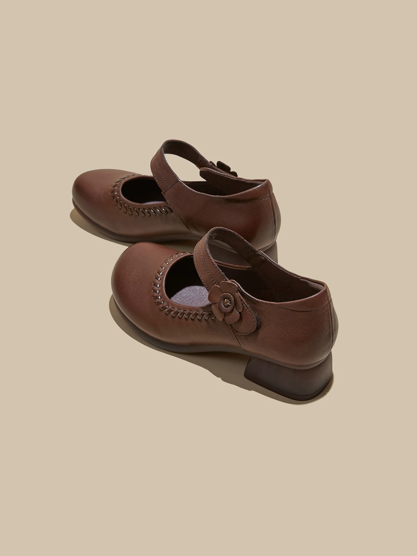 Giày Mary Jane da thật phong cách retro dành cho nữ, gót dày đế cao, giày da kiểu mẹ thời trang, mẫu mới xuân 2026, giày bệt mũi nông.