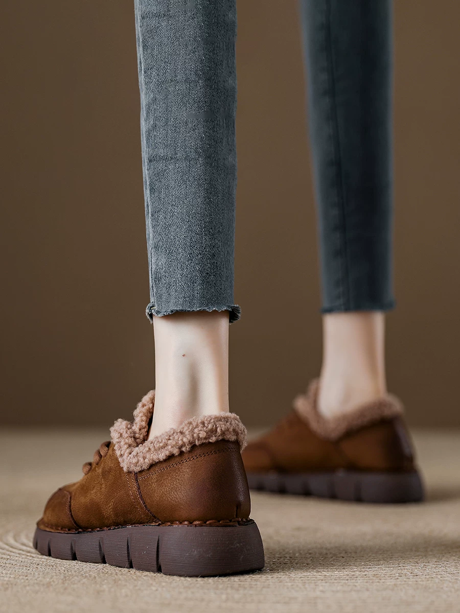 Giày bốt tuyết nữ da thật phong cách retro, đế mềm, êm ái và ấm áp, chất liệu cotton, kiểu mới mùa đông 2025, giày da lót lông cừu dành cho mẹ.