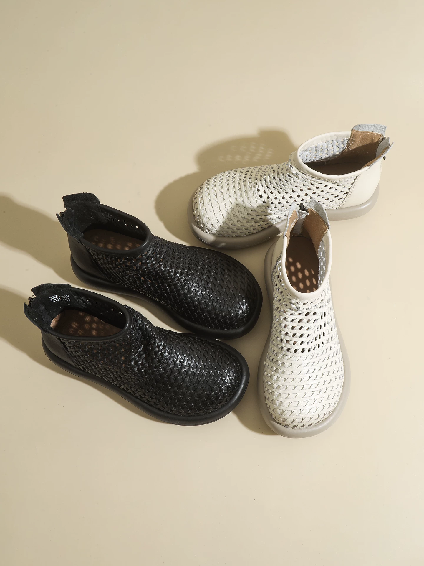 Giày sandal La Mã dệt bằng da thật cho nữ, bốt cao cổ đế dày, bốt lưới kiểu mới mùa hè 2026, bốt ngắn thoáng khí.