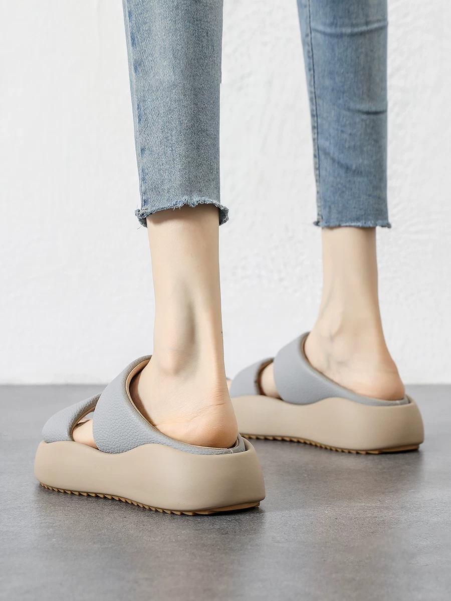 Giày lười đế mềm bằng da thật dành cho nữ, dép sandal đế dày đi ngoài trời mùa hè, giày lười kiểu La Mã retro mới năm 2026.