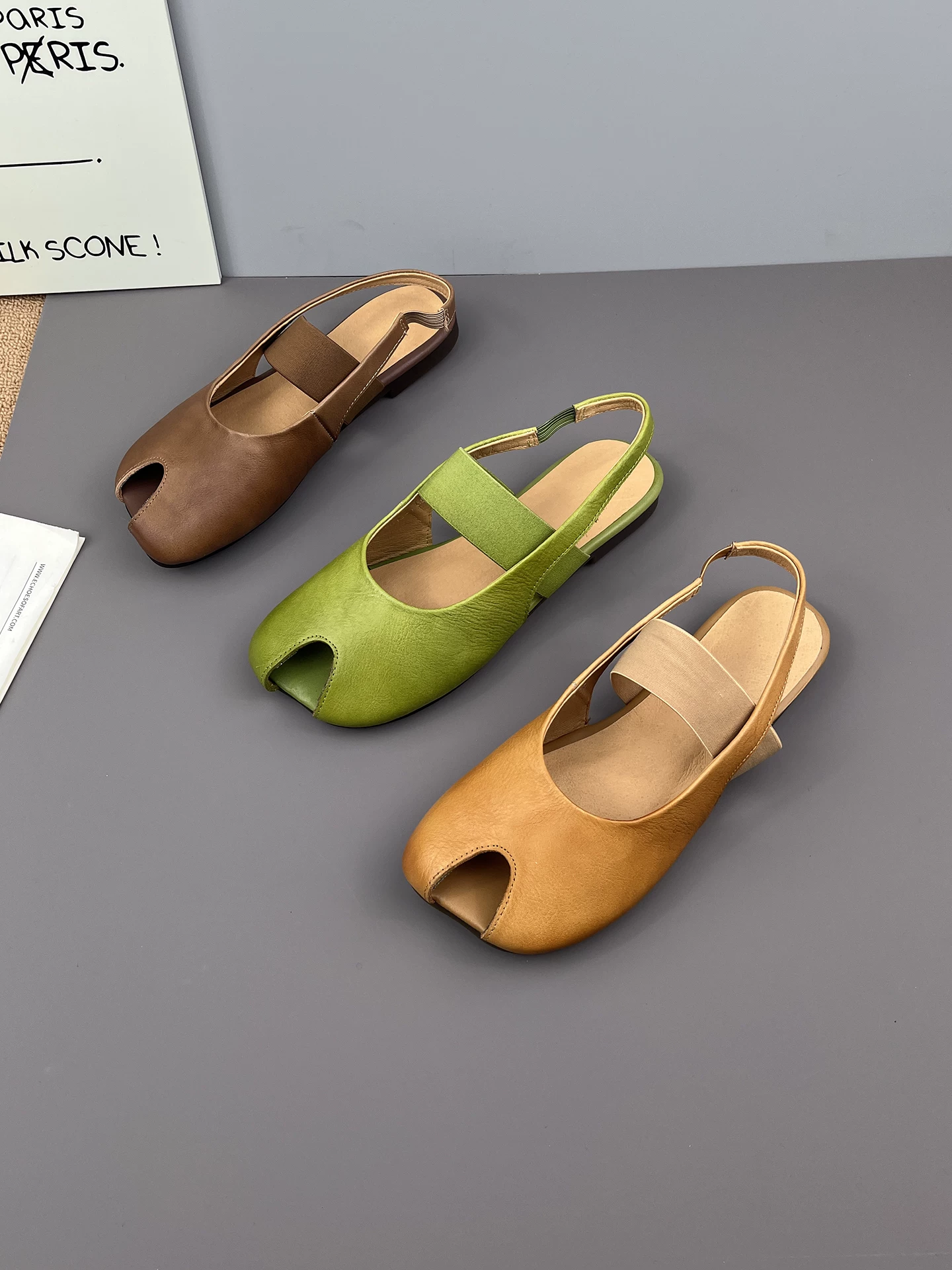 Dép quai thun da thật kiểu peep-toe dành cho nữ, thiết kế mới lạ mùa hè 2026, phong cách retro La Mã.