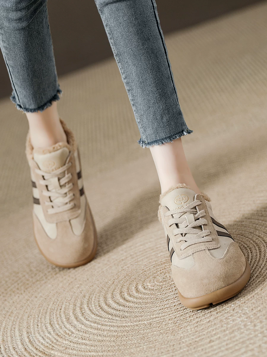 Giày cotton cổ cao dành cho nữ, da thật, phong cách retro, lót lông cừu, giày thể thao kiểu Đức, mẫu mới mùa đông 2024, giày thể thao thường ngày ấm áp lót lông.