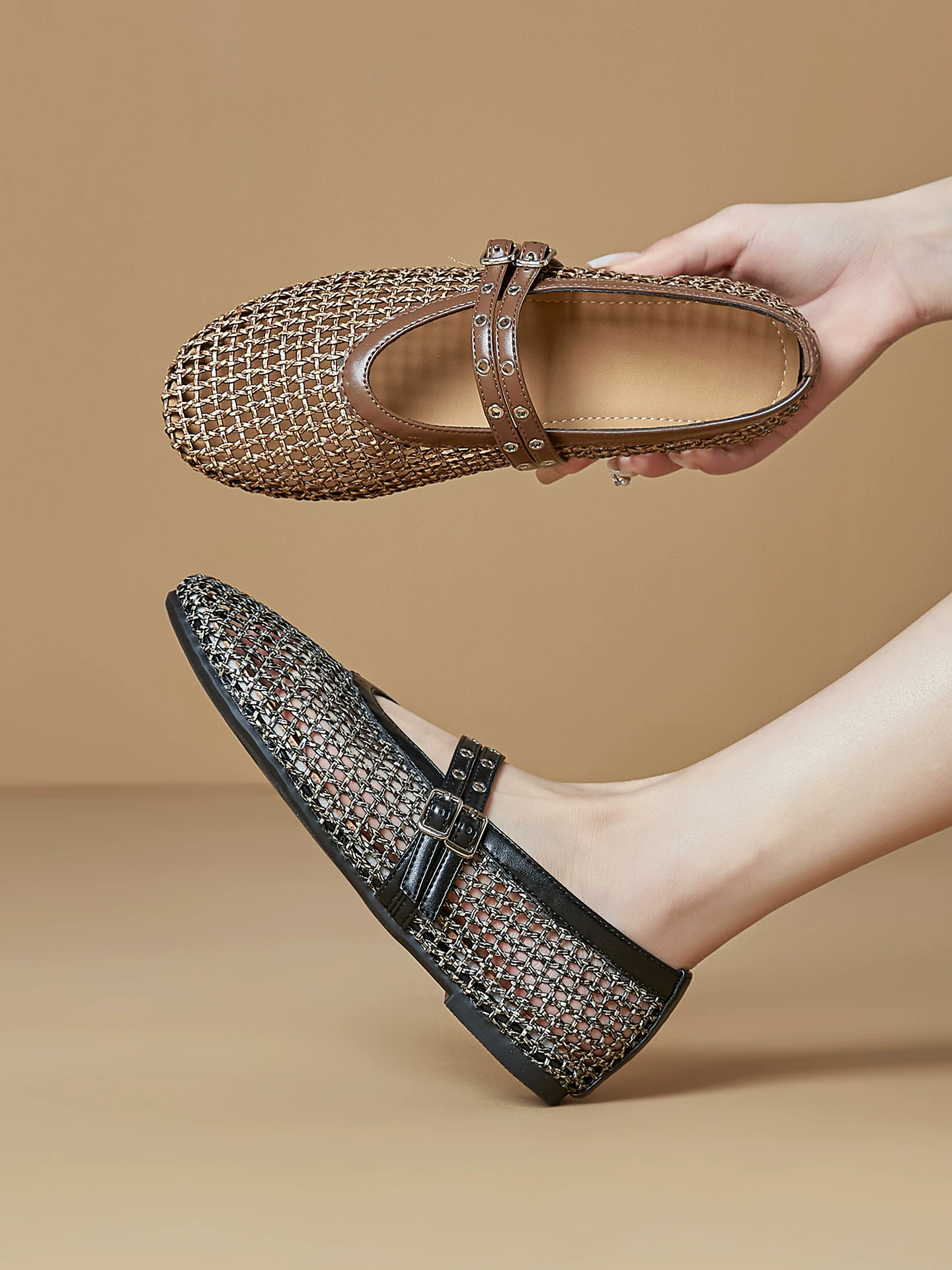 Giày sandal Mary Jane dệt rỗng cho nữ, giày ba lê lưới cá mập đế bằng, kiểu mới xuân hè 2026, giày bệt quai đơn miệng nông.