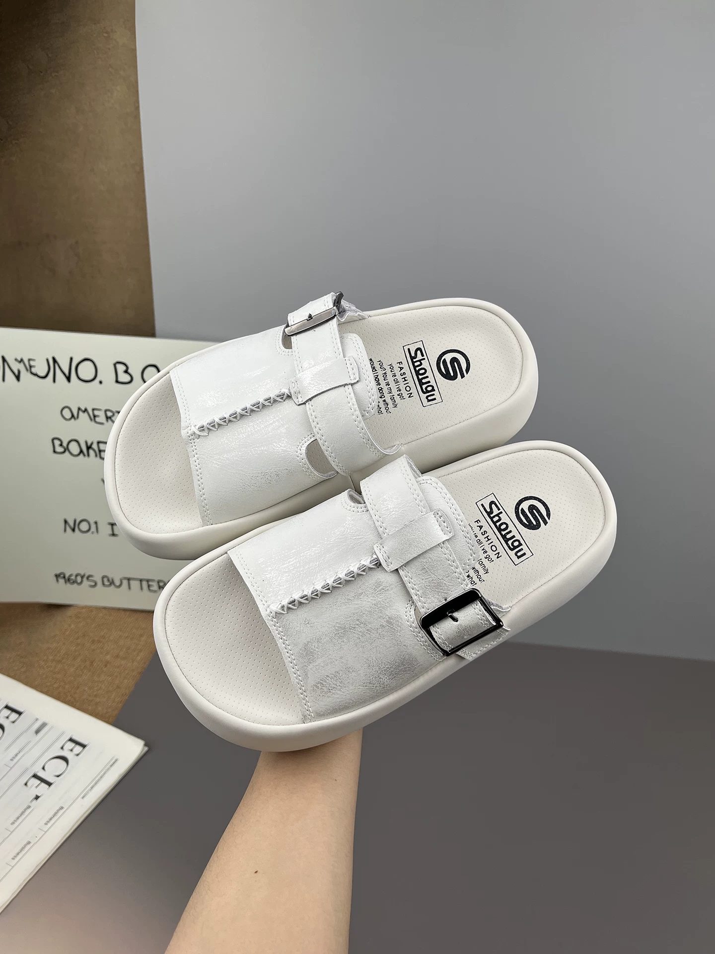 Dép lê đế mềm mang cảm giác như đi trên mây dành cho nữ, dép sandal da thật đế dày, kiểu dáng dép lê nửa quai mới mùa hè 2026.