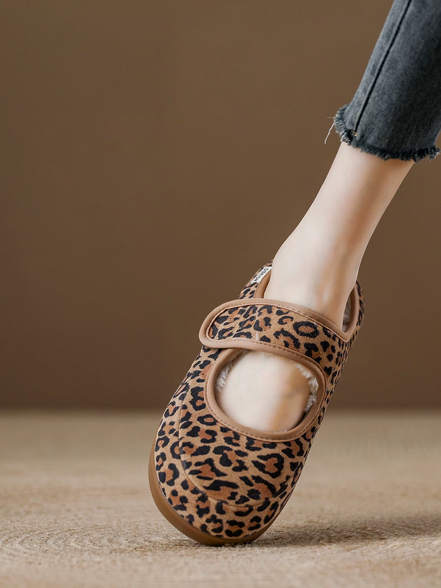 Giày Mary Jane Birkenstock họa tiết da báo dành cho nữ, kiểu mới mùa đông 2025, giày lông mềm đế dày, lót lông cừu, kiểu lười, dép bông êm ái.