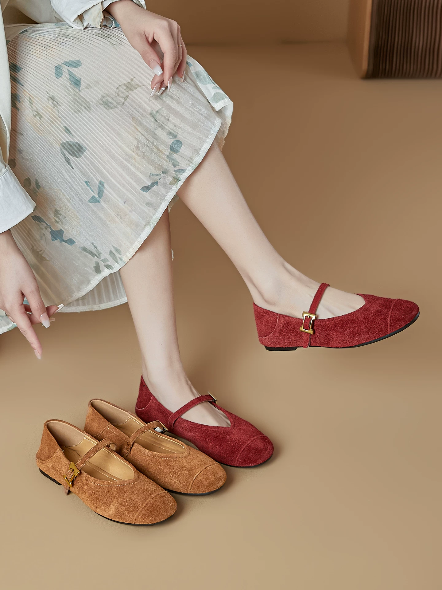 Giày ba lê đế mềm màu đỏ dành cho nữ, giày Mary Jane phong cách retro Pháp, kiểu mới mùa xuân 2026, giày bệt quai đơn miệng nông.