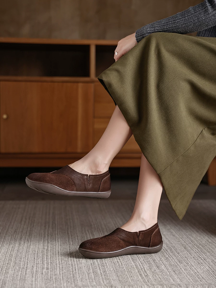 Giày da thật đế mềm êm chân dành cho mẹ, kiểu mới thu 2025, giày lười da bò vintage.