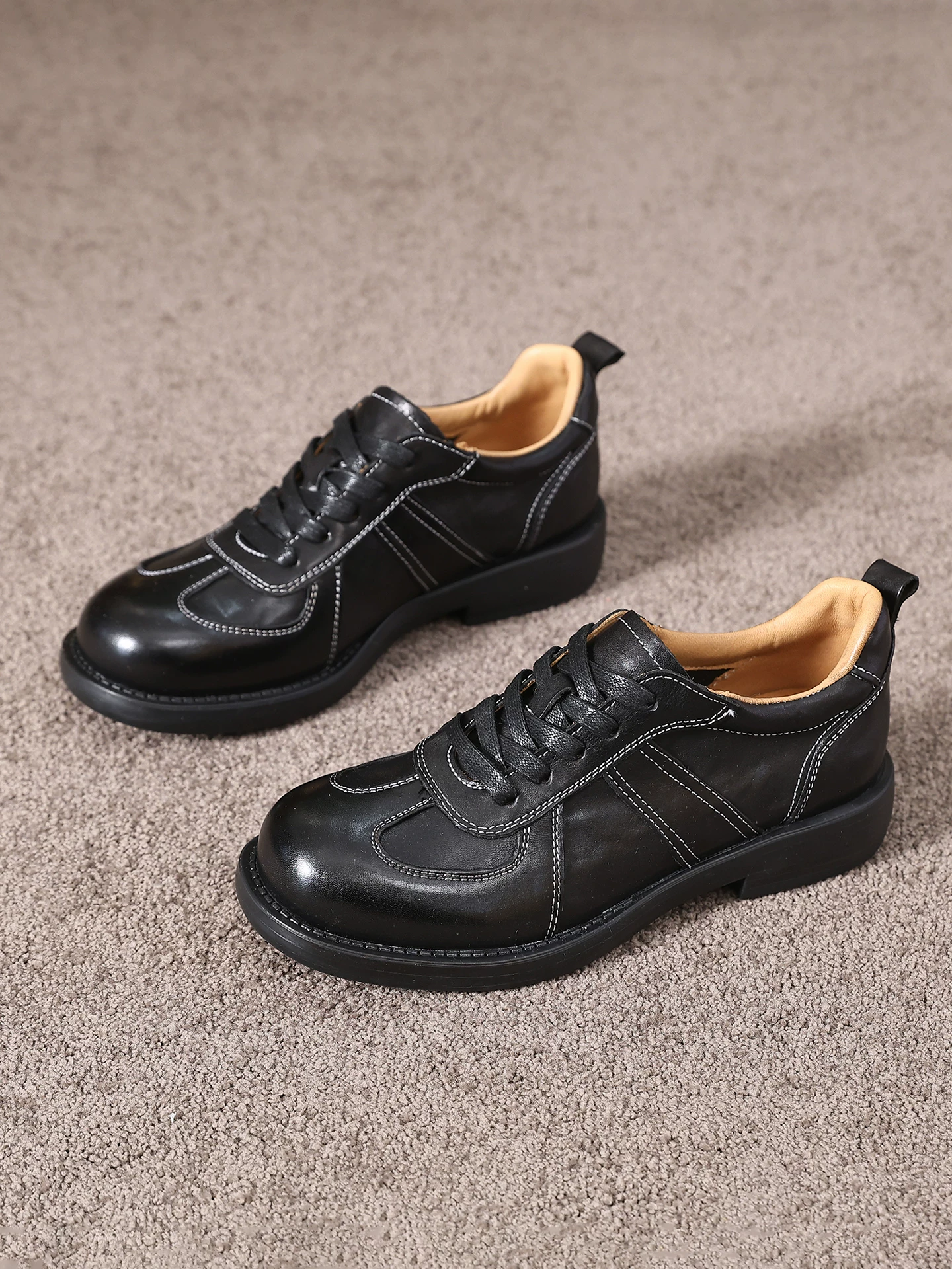 Giày da nữ phong cách Anh, giày brogue cổ điển da bò lớp đầu tiên, giày derby buộc dây kiểu giản dị mới mùa xuân 2026.