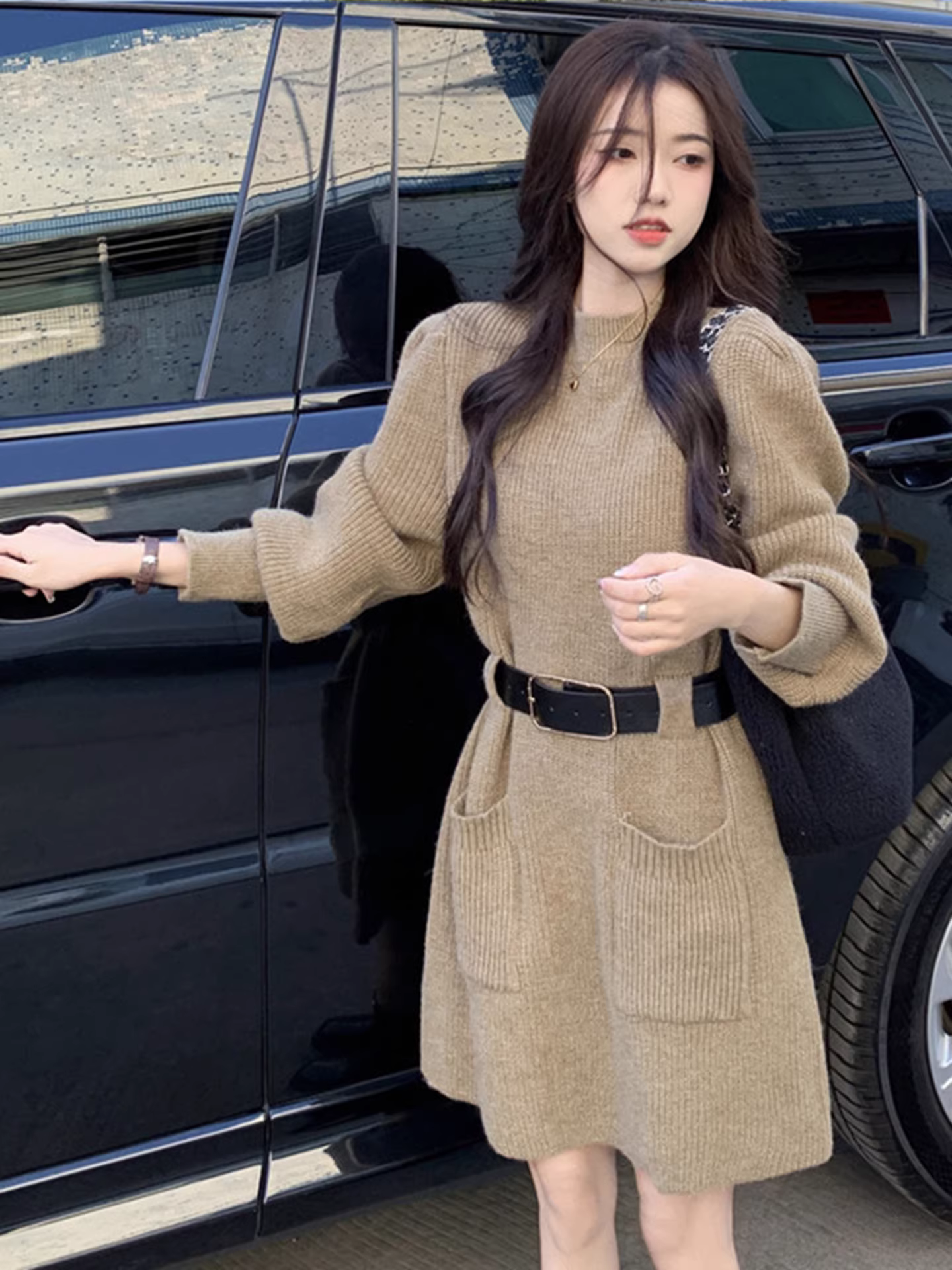 Đầm len dài tay màu kaki La Chapelle dành cho nữ, thiết kế ôm eo, mẫu mới thu đông 2025