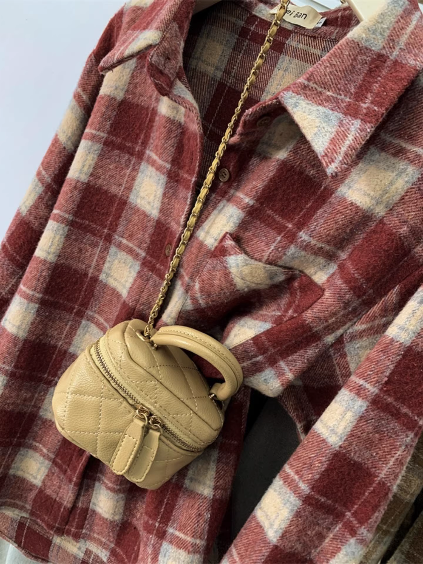 Áo sơ mi dài tay kẻ đỏ La Chapelle dành cho nữ, kiểu dáng mùa thu đông 2025, phong cách lười biếng, thích hợp mặc lớp