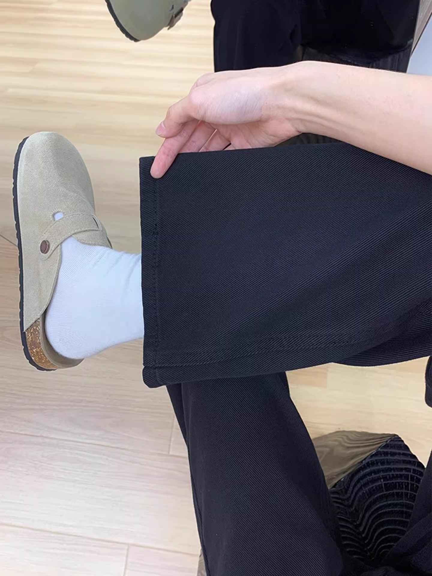 Quần jeans ống rộng lót lông cừu đen La Chapelle dành cho nữ, thu đông 2025, kiểu dáng mới, cạp cao, tôn dáng, thẳng.