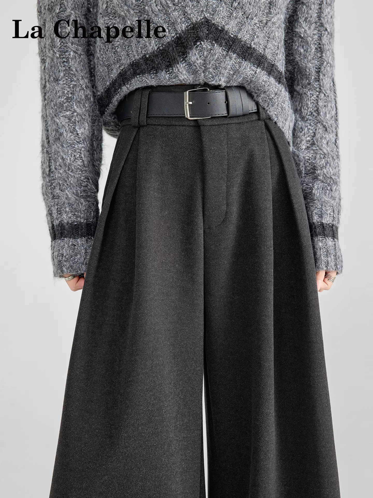 Quần ống rộng dày dặn lót lông màu xám La Chapelle dành cho nữ, mẫu mới thu đông 2025, chất liệu len, kiểu dáng suông, thoải mái.