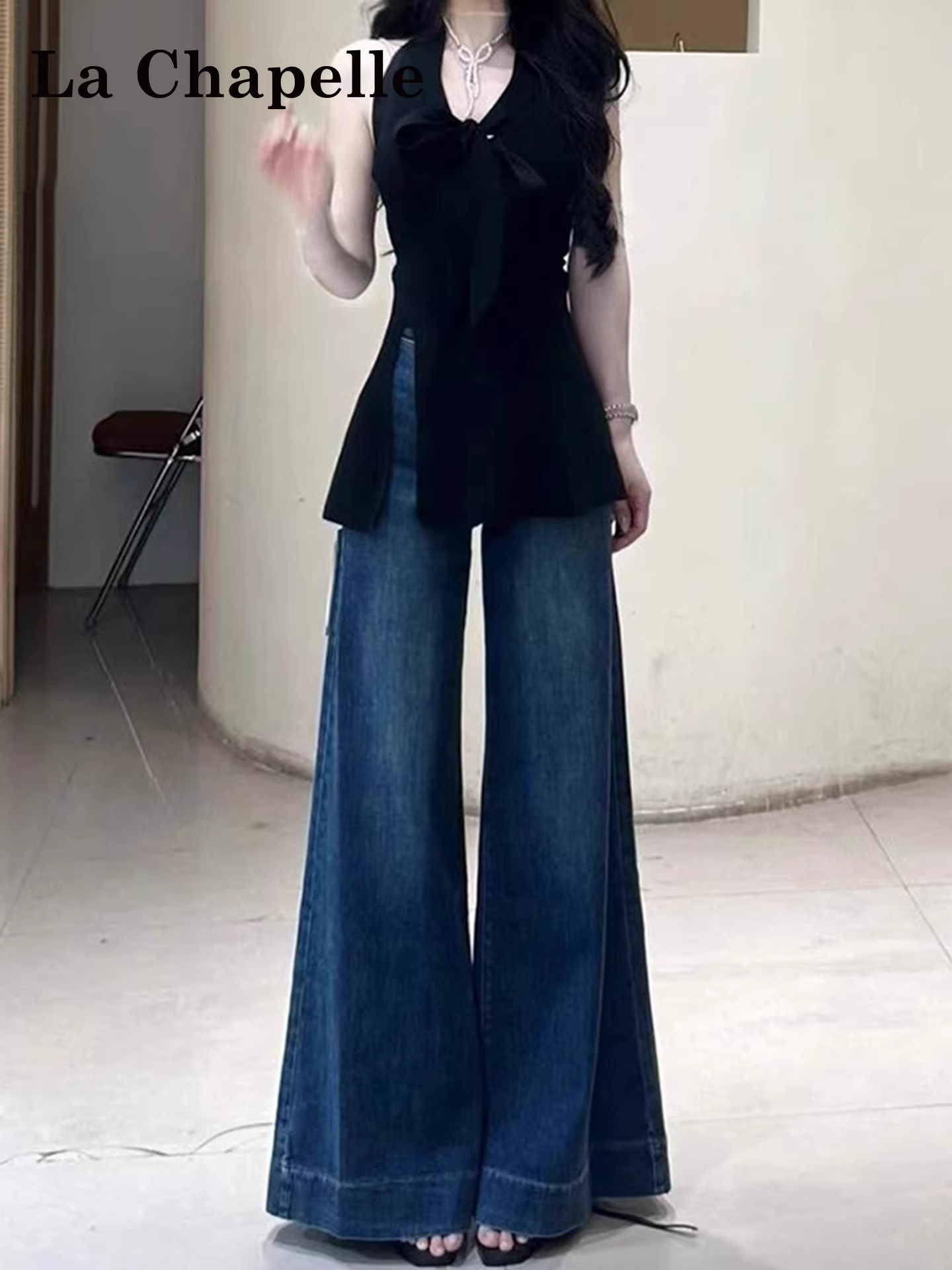 Quần jeans La Chapelle dáng loe nhỏ nhắn dành cho nữ, mẫu mới thu đông 2025, cạp cao, ống rộng, kiểu chuông