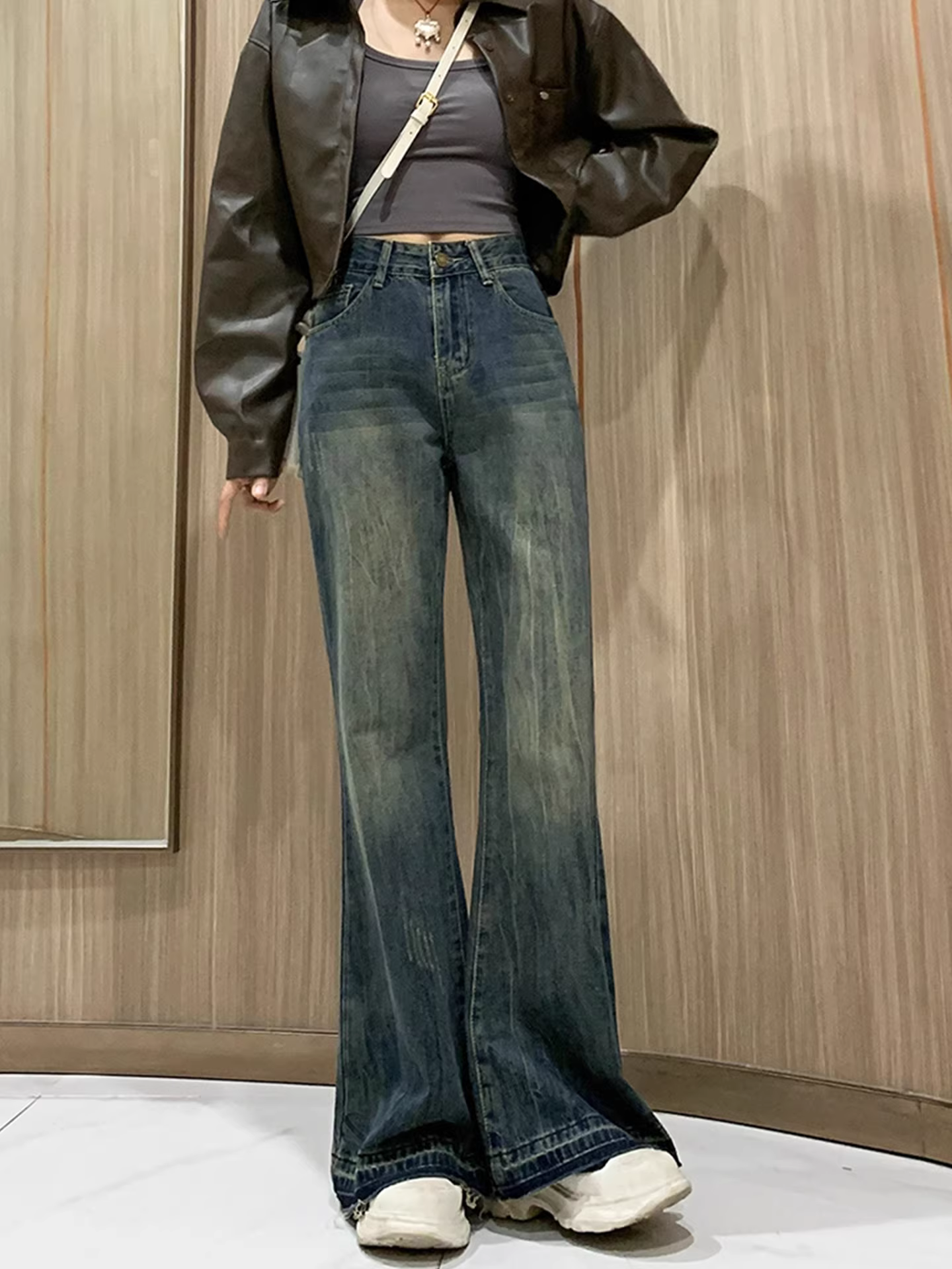 Quần jeans nữ La Chapelle kiểu dáng retro, lót lông dày, ống loe, mùa thu đông 2025, cạp cao, viền xù, kiểu chuông