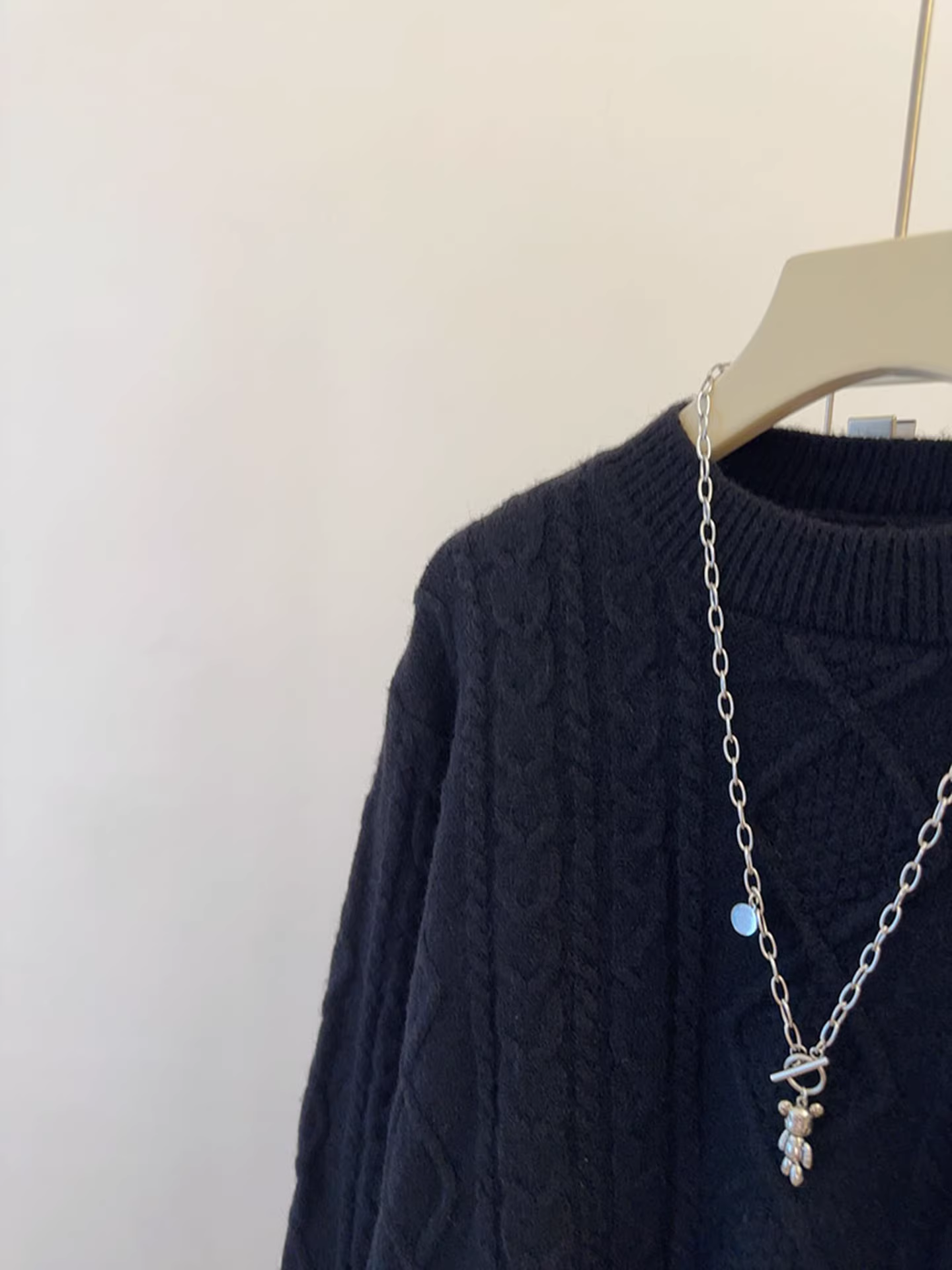 Áo len cổ tròn dài tay màu trắng La Chapelle dành cho nữ 2025 mới mùa thu đông ấm áp dáng rộng