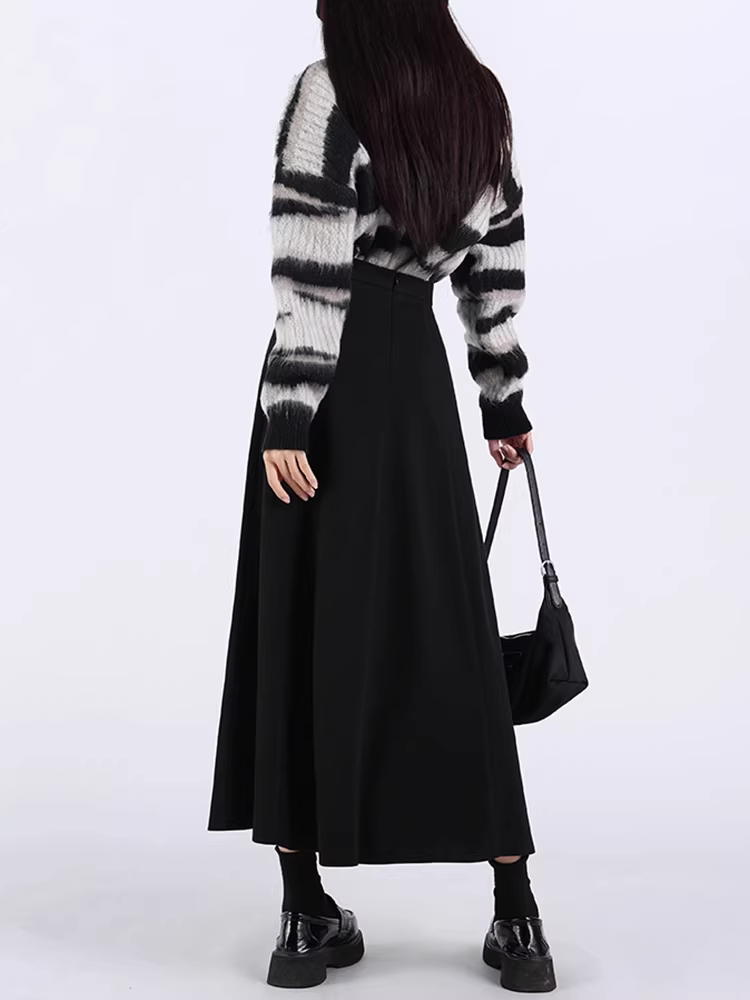 Váy len đen La Chapelle dành cho phụ nữ nhỏ nhắn, váy dáng chữ A dài trung bình, cạp cao, kiểu dáng mới thu đông 2025.