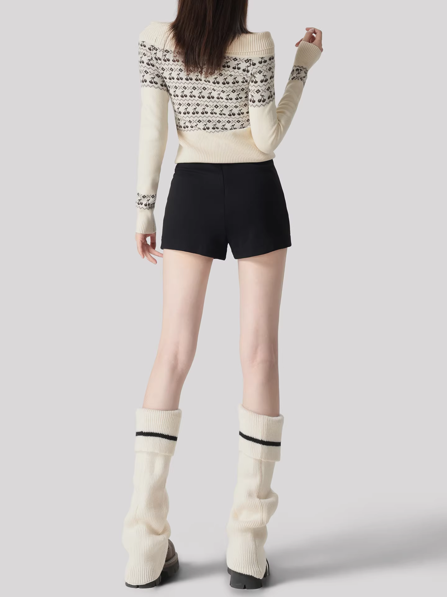 Quần short đen La Chapelle ôm sát dáng thẳng dành cho nữ, mẫu mới thu đông 2025, cạp cao, che hông, kiểu dáng chữ A