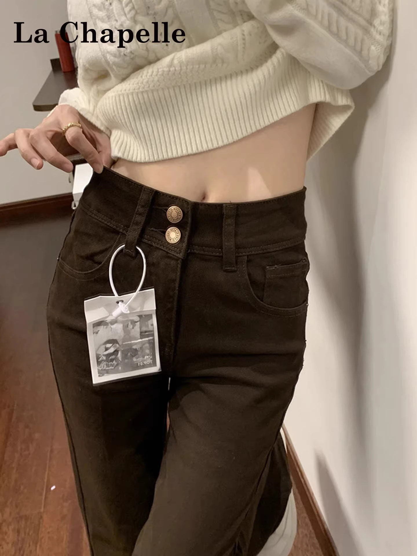 Quần jean ống loe lót lông màu cà phê La Chapelle dành cho nữ, quần ống loe dày dặn cạp cao tôn dáng mùa thu đông 2025.