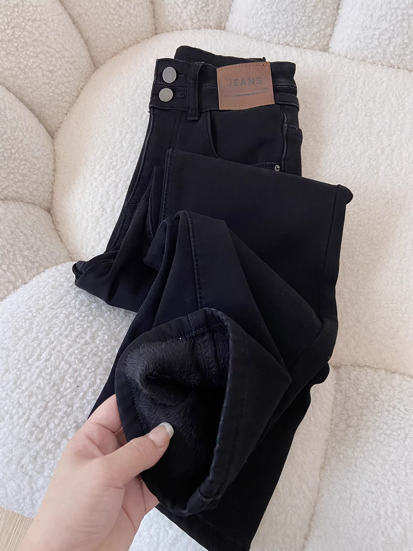 Quần jeans đen La Chapelle dáng thẳng, cạp cao, lót lông giữ ấm, kiểu dáng ôm dáng, dành cho nữ, mẫu mới thu đông 2025