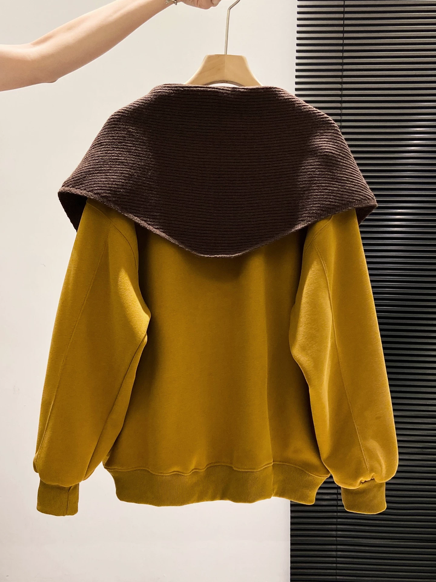 Áo khoác len cổ tròn kiểu Hàn Quốc La Chapelle dành cho nữ 2025 mới mùa thu đông ấm áp áo khoác dài tay dáng rộng