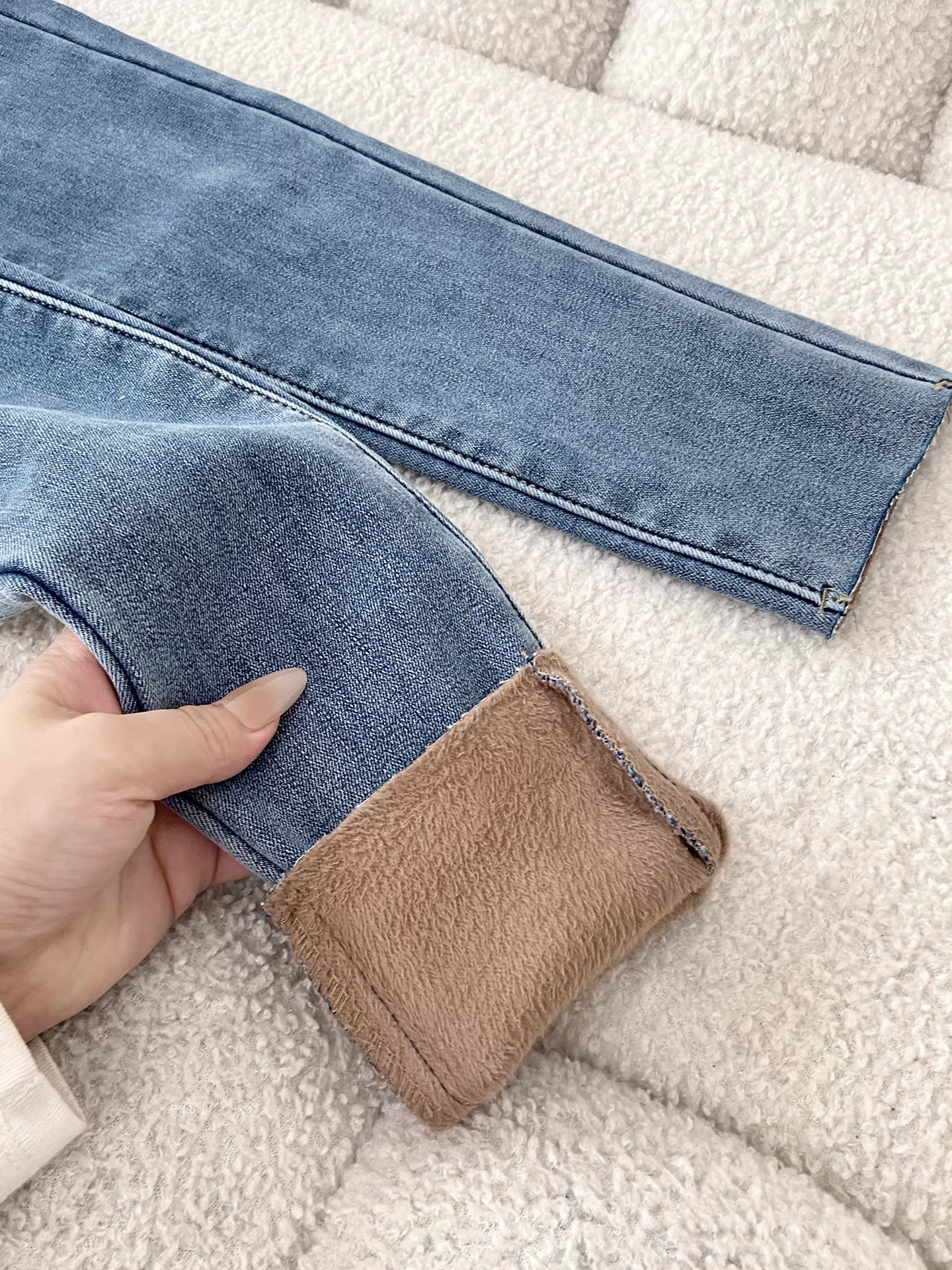 Quần jeans nữ La Chapelle kiểu dáng ôm sát, lót lông dày dặn, chất liệu co giãn, cạp cao, mùa thu đông 2025