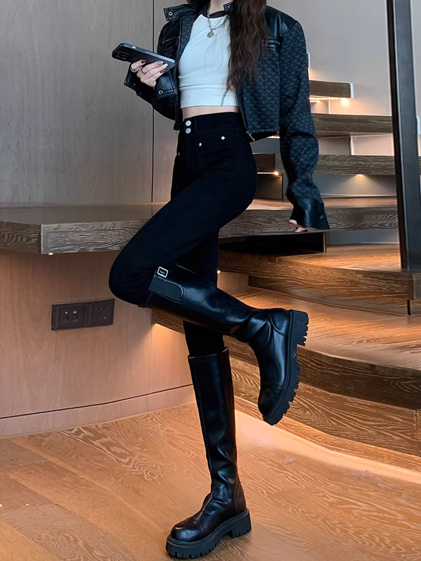 Quần jean nữ La Chapelle màu xám, lót lông cừu, dày, ôm sát, kiểu dáng mới thu đông 2025, cạp cao, co giãn, dáng ôm.