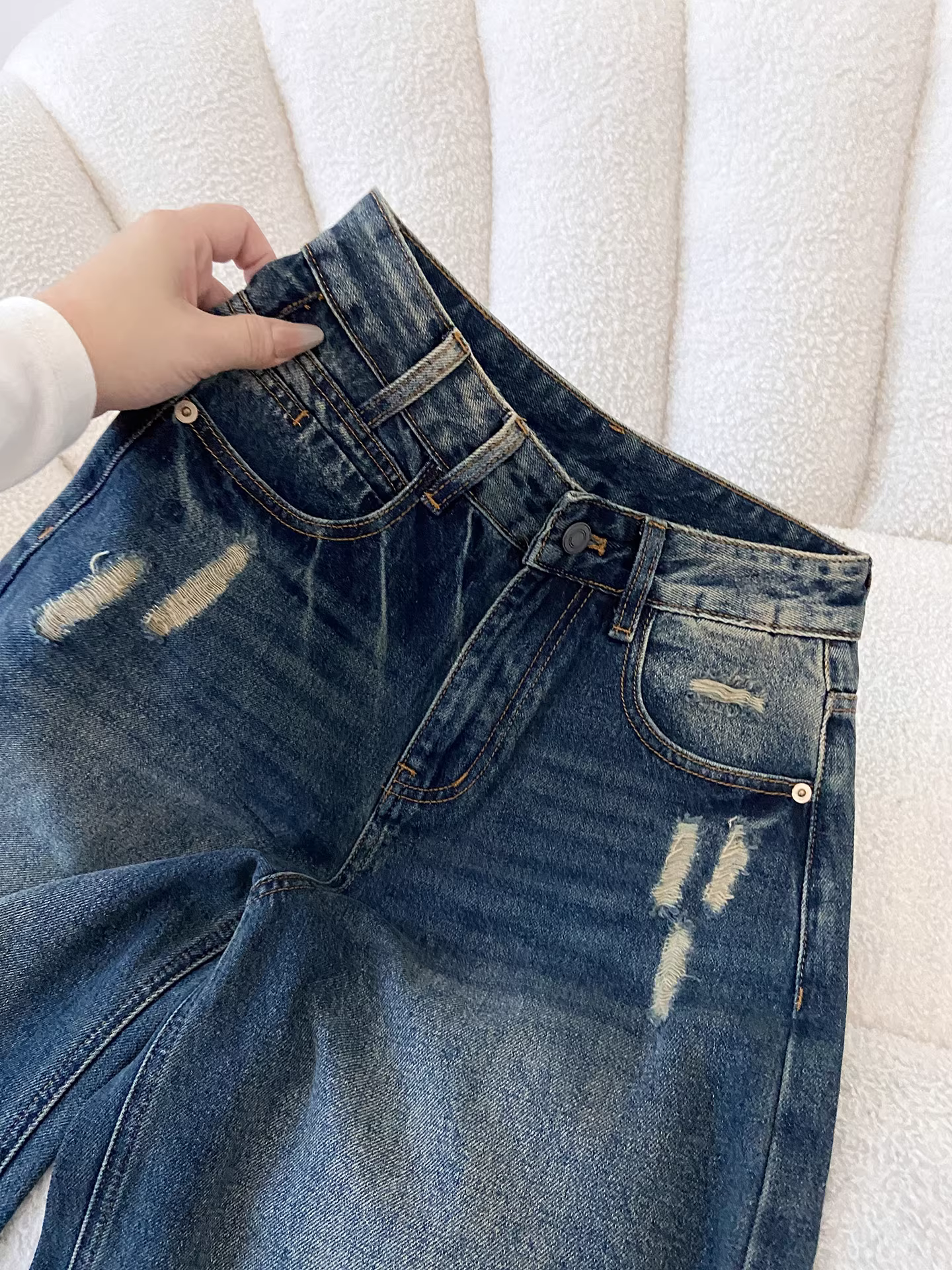 Quần jeans La Chapelle dáng rộng, chất liệu vintage, kiểu dáng mới mùa thu đông 2025 dành cho nữ, kiểu dáng xếp ly dáng kiếm.