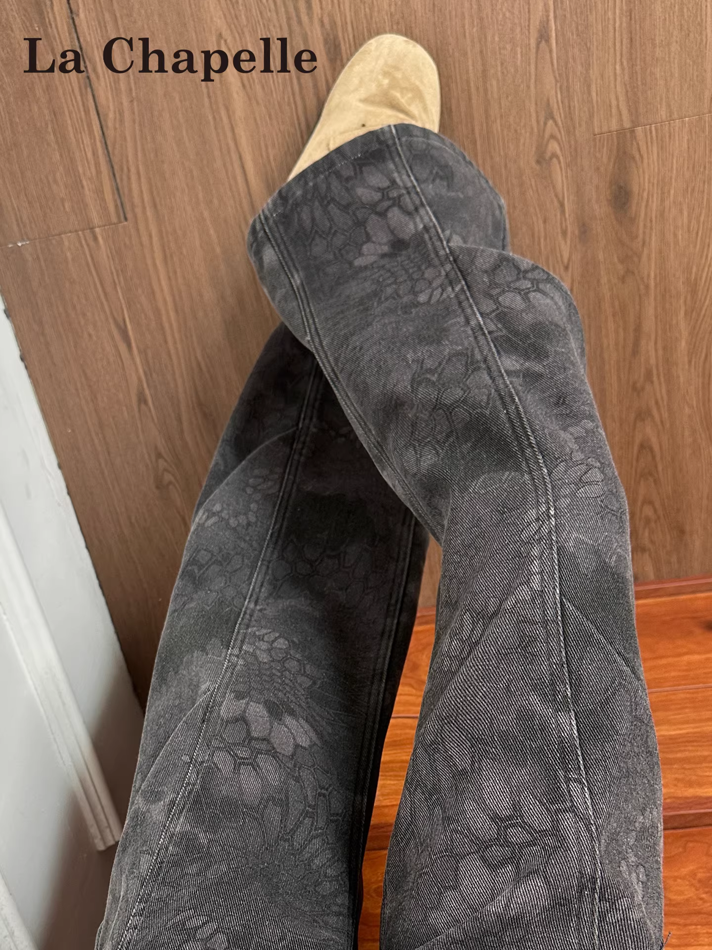 Quần jeans ống rộng dày dặn lót lông màu xám La Chapelle dành cho nữ, mẫu mới thu đông 2025, in họa tiết, dáng thẳng