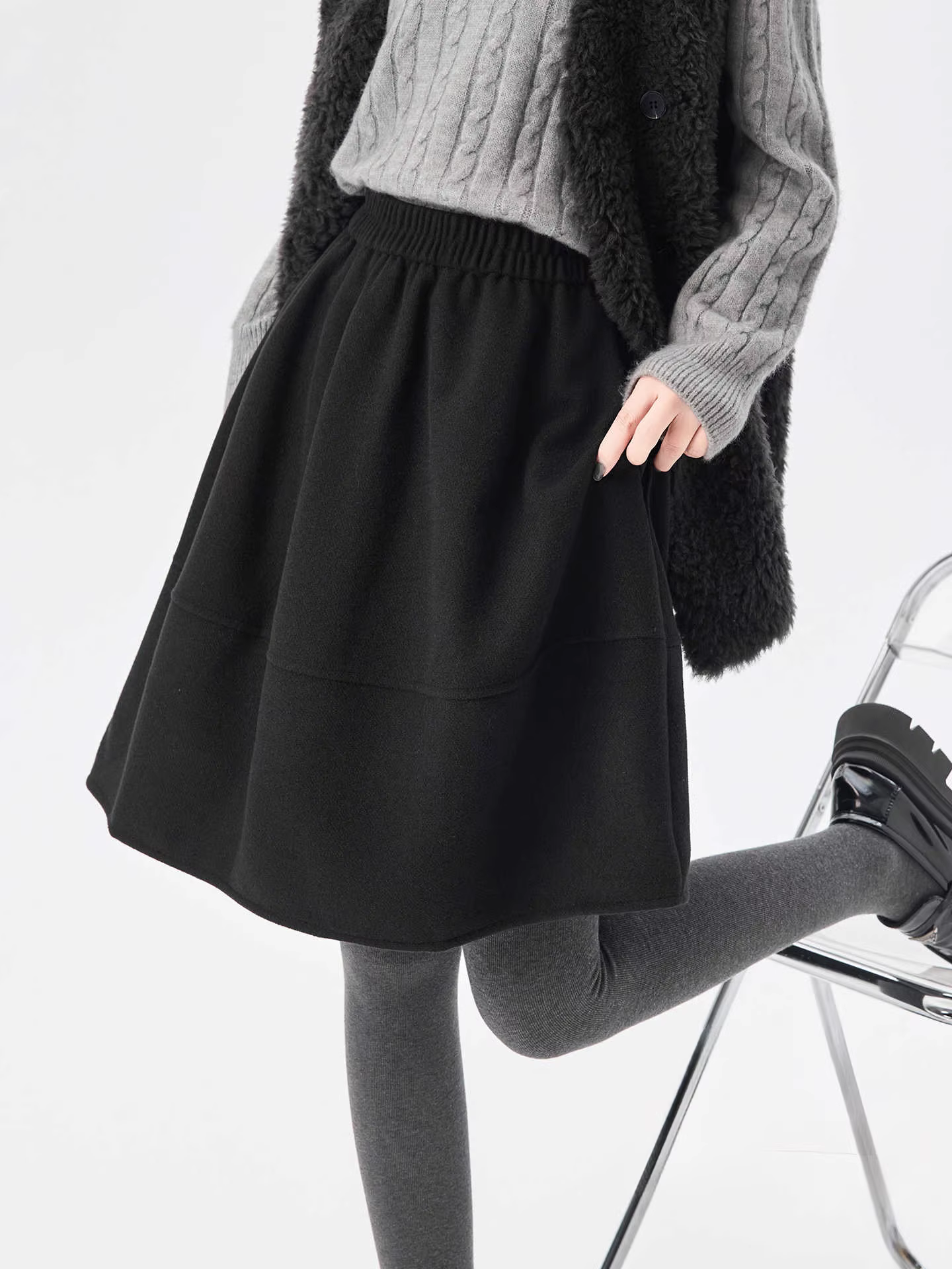 Váy len dáng A xòe màu xám La Chapelle dành cho nữ, mẫu mới thu đông 2025, lưng cao, dài ngang đùi