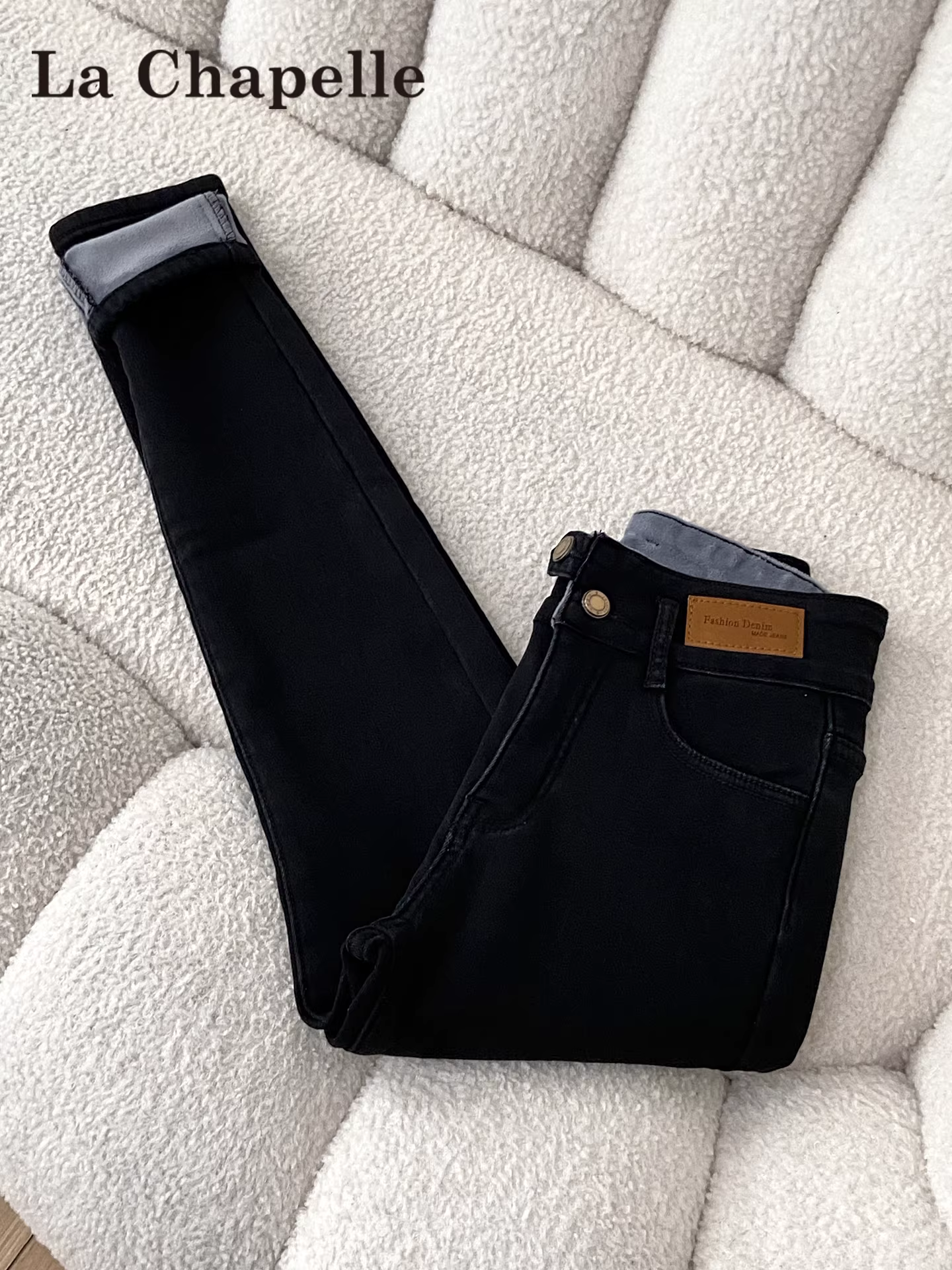 Quần jean skinny dày dặn lót lông cừu đen La Chapelle dành cho nữ, quần bút chì cạp cao mùa thu đông 2025 dành cho người nhỏ nhắn.