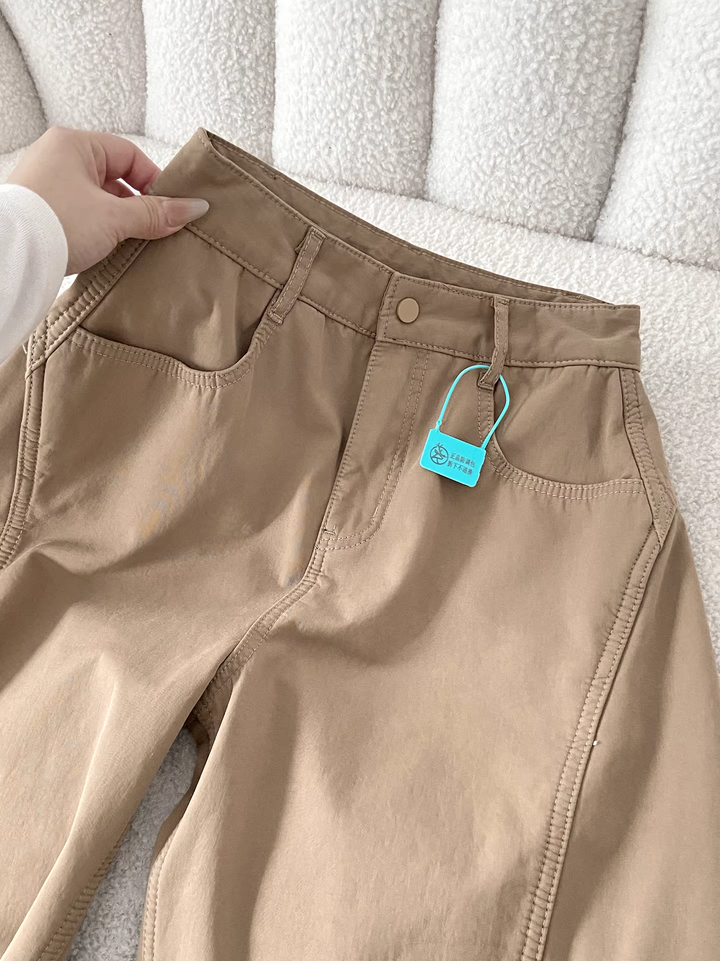 Quần cargo ống rộng dày dặn lót lông màu cà phê La Chapelle dành cho nữ, mẫu mới thu đông 2025, phong cách Mỹ, kiểu dáng thoải mái.
