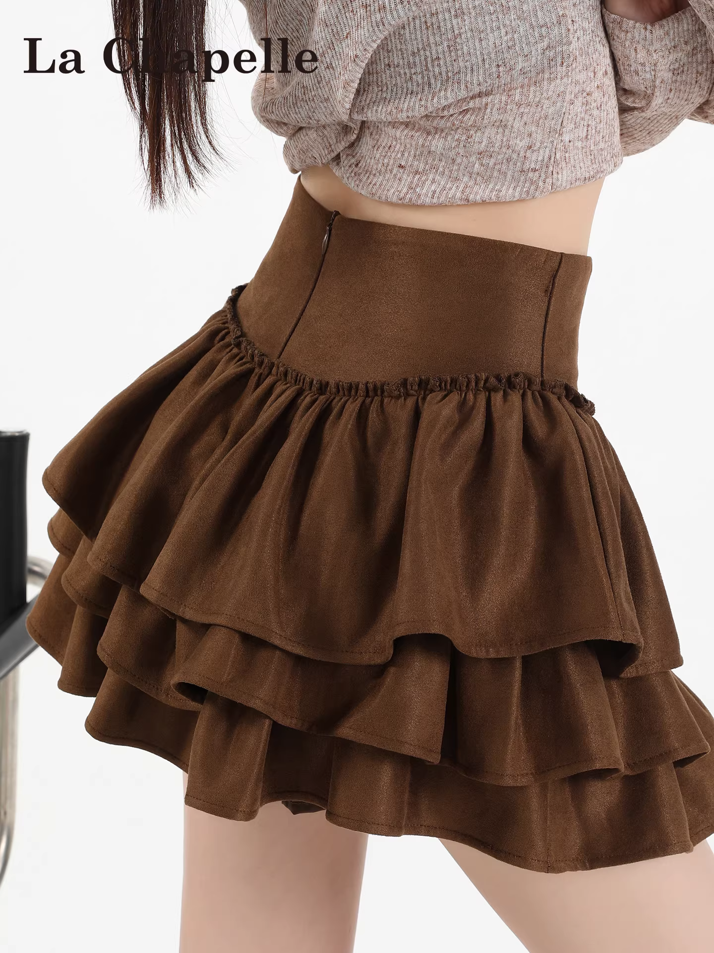 Váy ngắn da lộn nâu La Chapelle dành cho nữ, mẫu mới thu đông 2025, cạp cao, dáng chữ A, xòe bồng bềnh